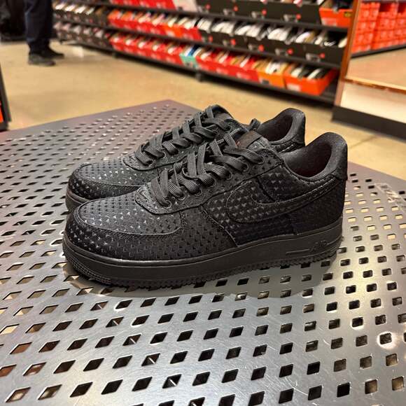 NIKE AIR FORCE 1 BLACK VDAY – , - Picture 3 of 10